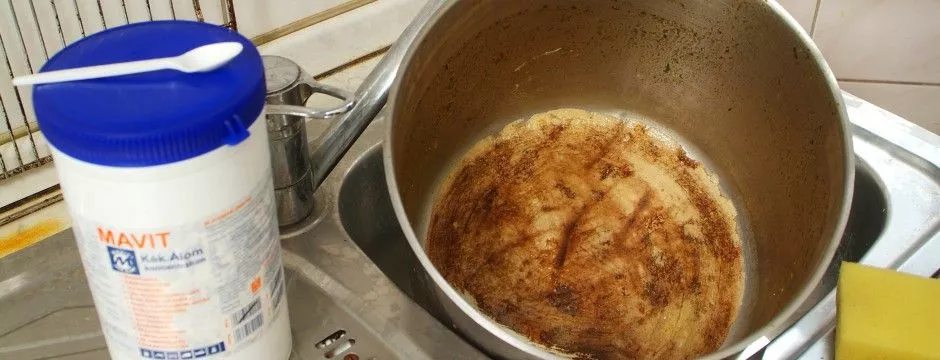 Mivel jön le könnyen a ragacsos zsíros lerakódás?